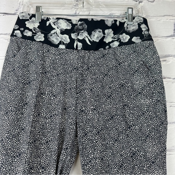 Lululemon Departure Joggers Trousers Pants Size 6 Black Floral Athletic Office - Picture 8 of 12